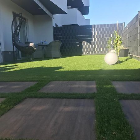 Hedonist-Luxury 2 Bedroom Apartment With Private Hot Tub, Garden And Free Parking Trogir Exteriör bild