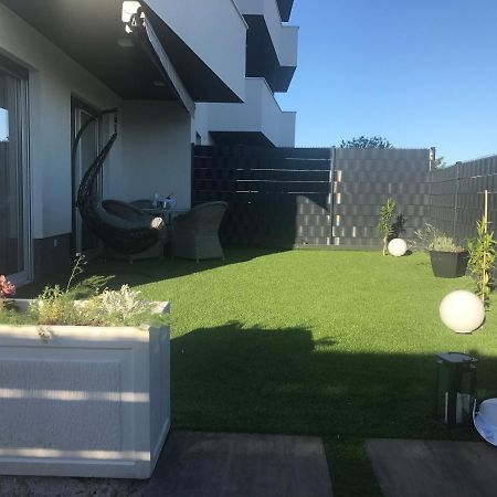 Hedonist-Luxury 2 Bedroom Apartment With Private Hot Tub, Garden And Free Parking Trogir Exteriör bild