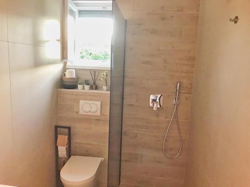Hedonist-Luxury 2 Bedroom Apartment With Private Hot Tub, Garden And Free Parking Trogir Exteriör bild