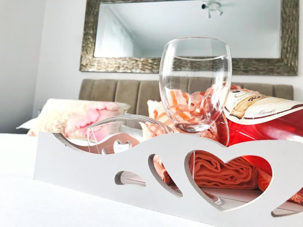 Hedonist-Luxury 2 Bedroom Apartment With Private Hot Tub, Garden And Free Parking Trogir Exteriör bild