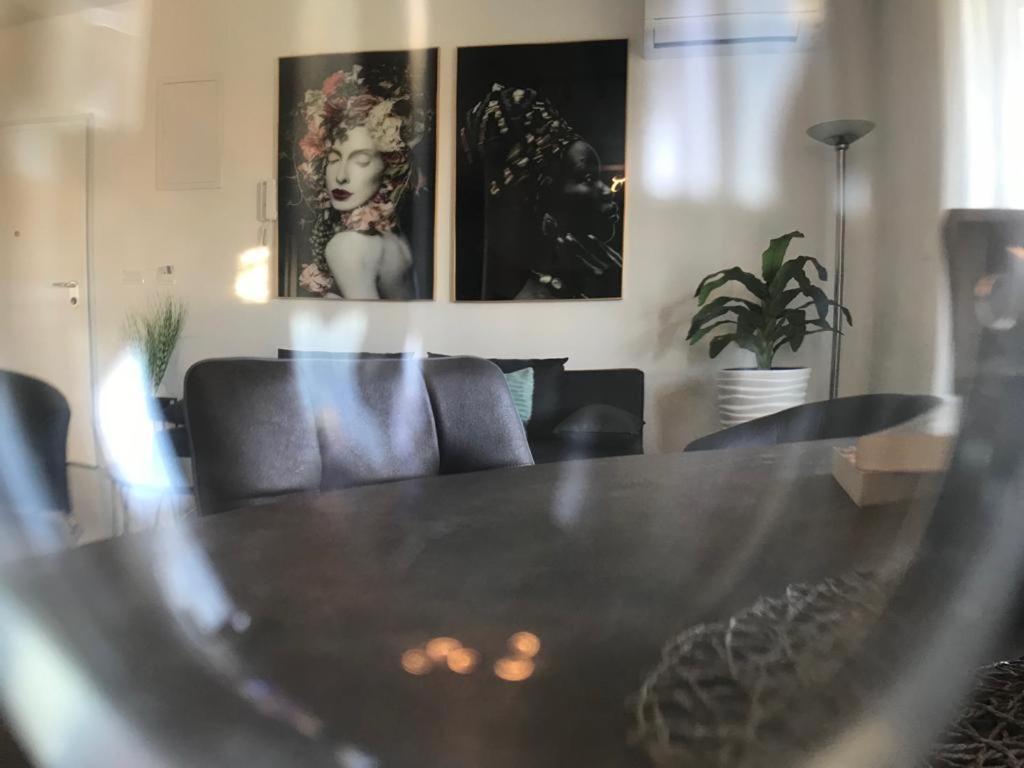 Hedonist-Luxury 2 Bedroom Apartment With Private Hot Tub, Garden And Free Parking Trogir Exteriör bild