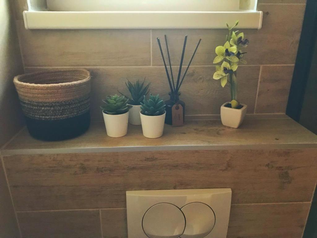 Hedonist-Luxury 2 Bedroom Apartment With Private Hot Tub, Garden And Free Parking Trogir Exteriör bild