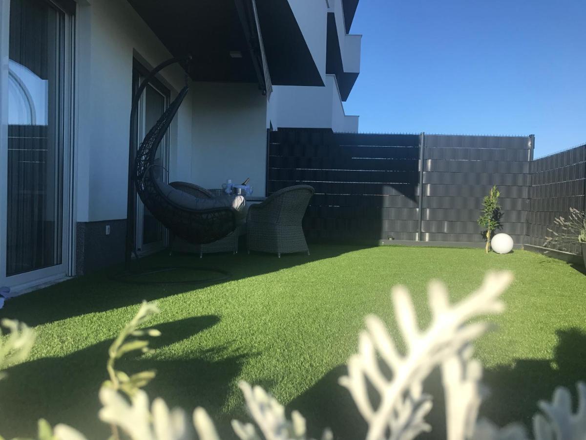 Hedonist-Luxury 2 Bedroom Apartment With Private Hot Tub, Garden And Free Parking Trogir Exteriör bild